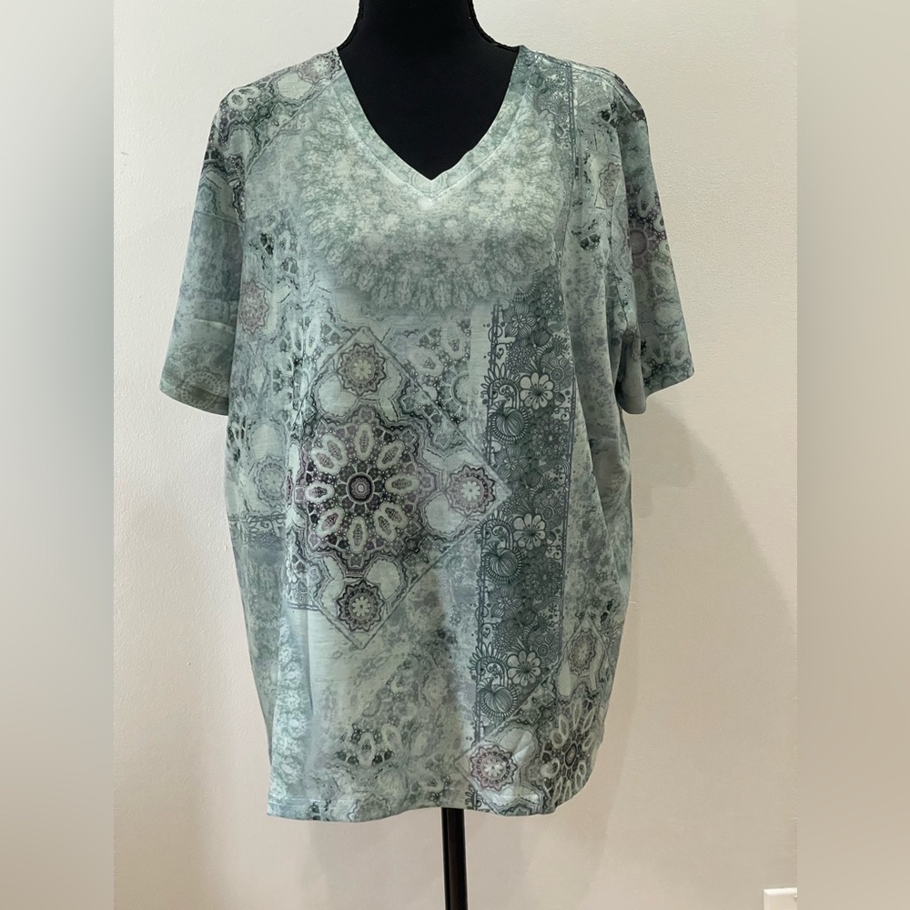 Endless Designs XL V‎ Neck Patterned Short Sleeve 126